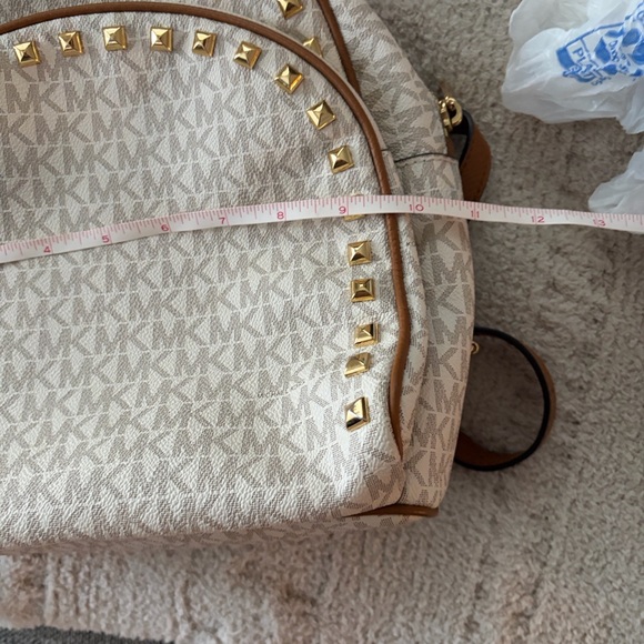 Micheal Kors Abbey Medium sized backpack - Picture 5 of 6